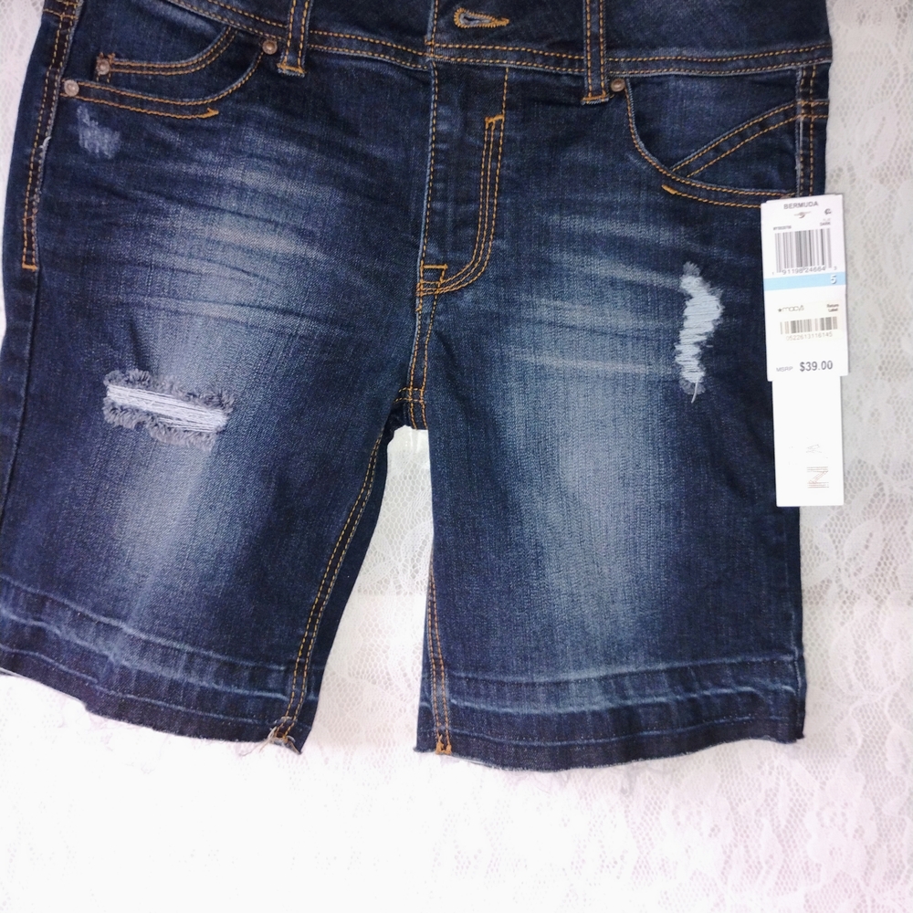 Tinseltown Dark Blue Distressed Jean Shorts Sz 5 NWT